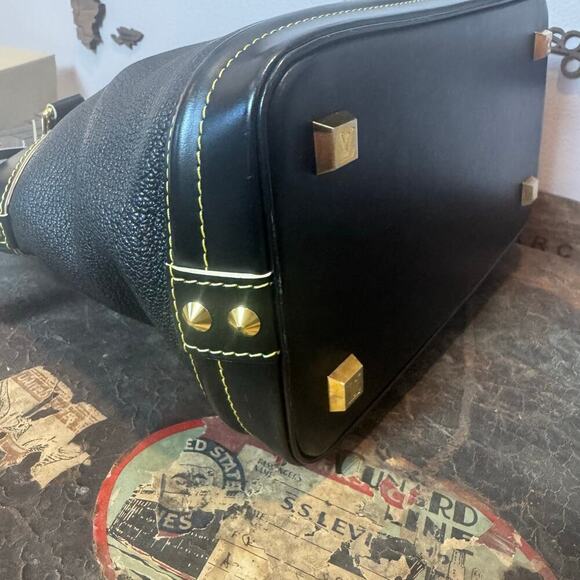 Louis Vuitton Black Suhali Leather PM Lock It Bag GHW Authentic CoA - Picture 4 of 9